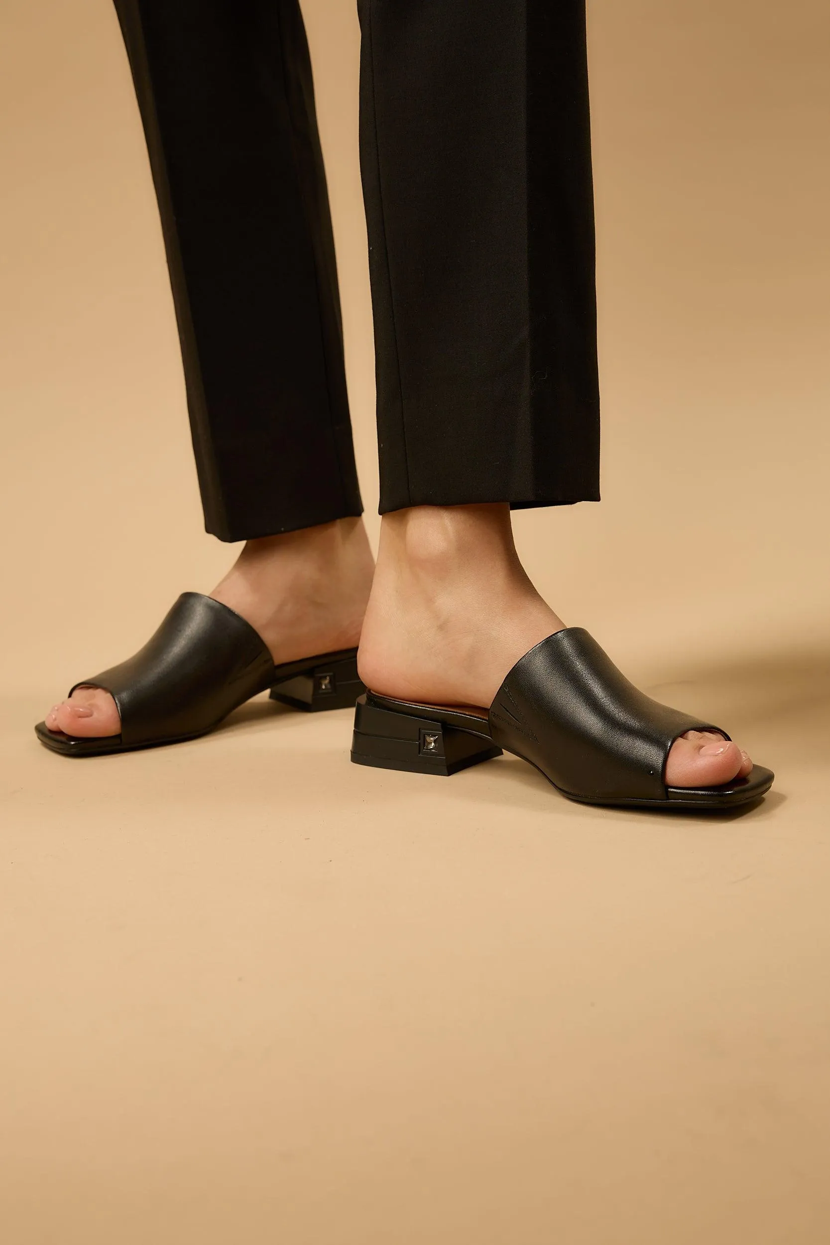 Emilia Black Matte
