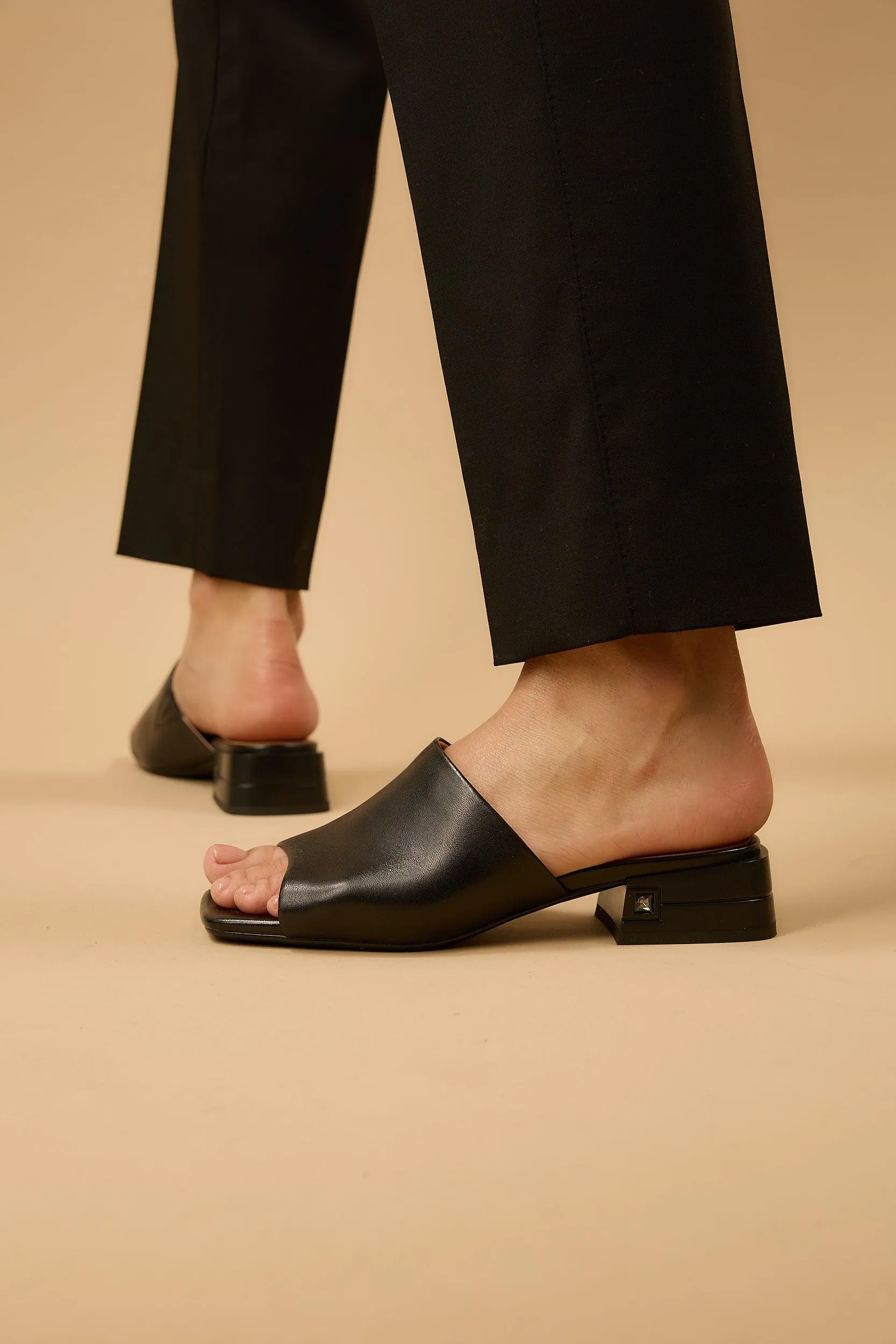 Emilia Black Matte