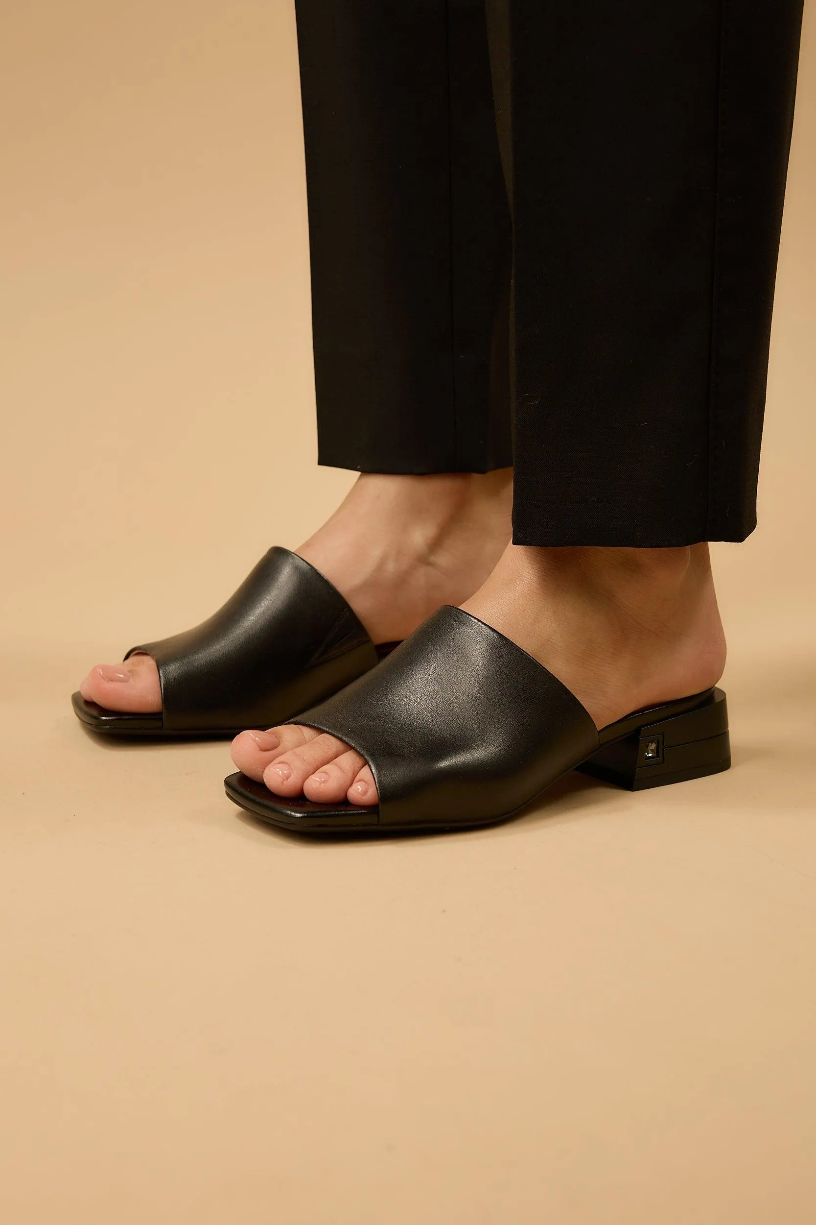 Emilia Black Matte
