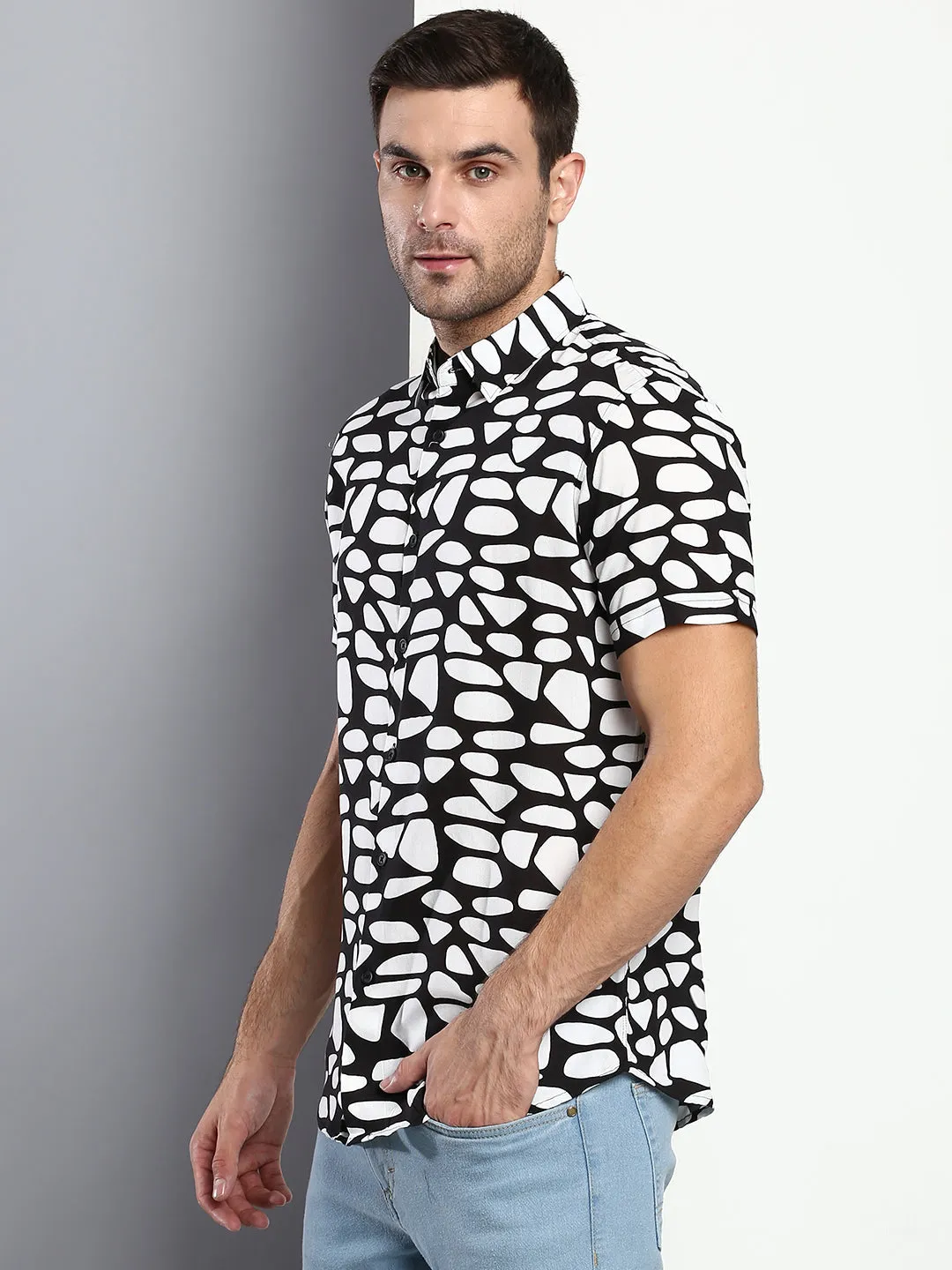 Men's Printed Black Slim Fit Rayon Casual Shirt With Spread Collar & Half Sleeves