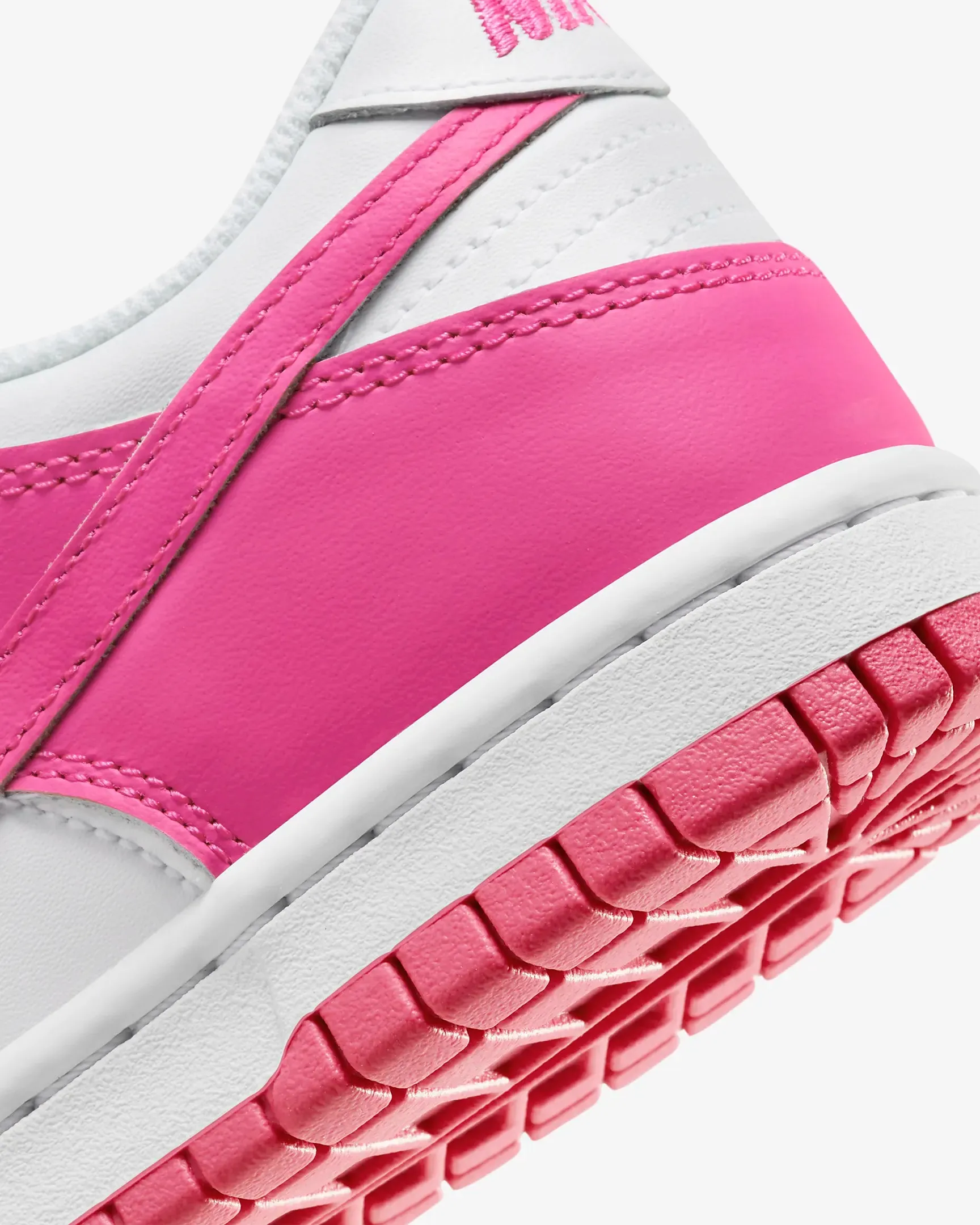 Nike Dunk Low 'Laser Fuchsia' (GS)