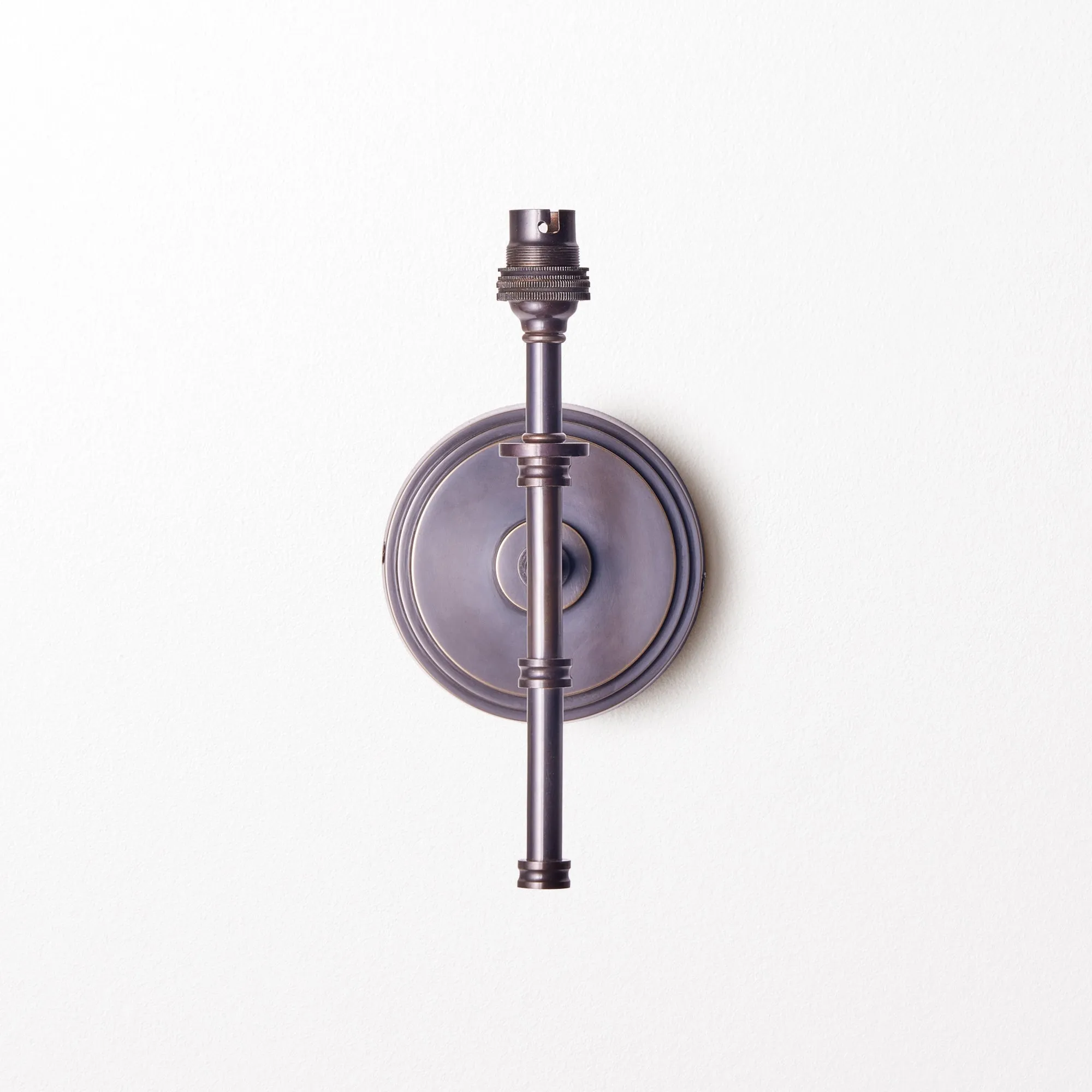 Single Chukka Wall fitting in bronze