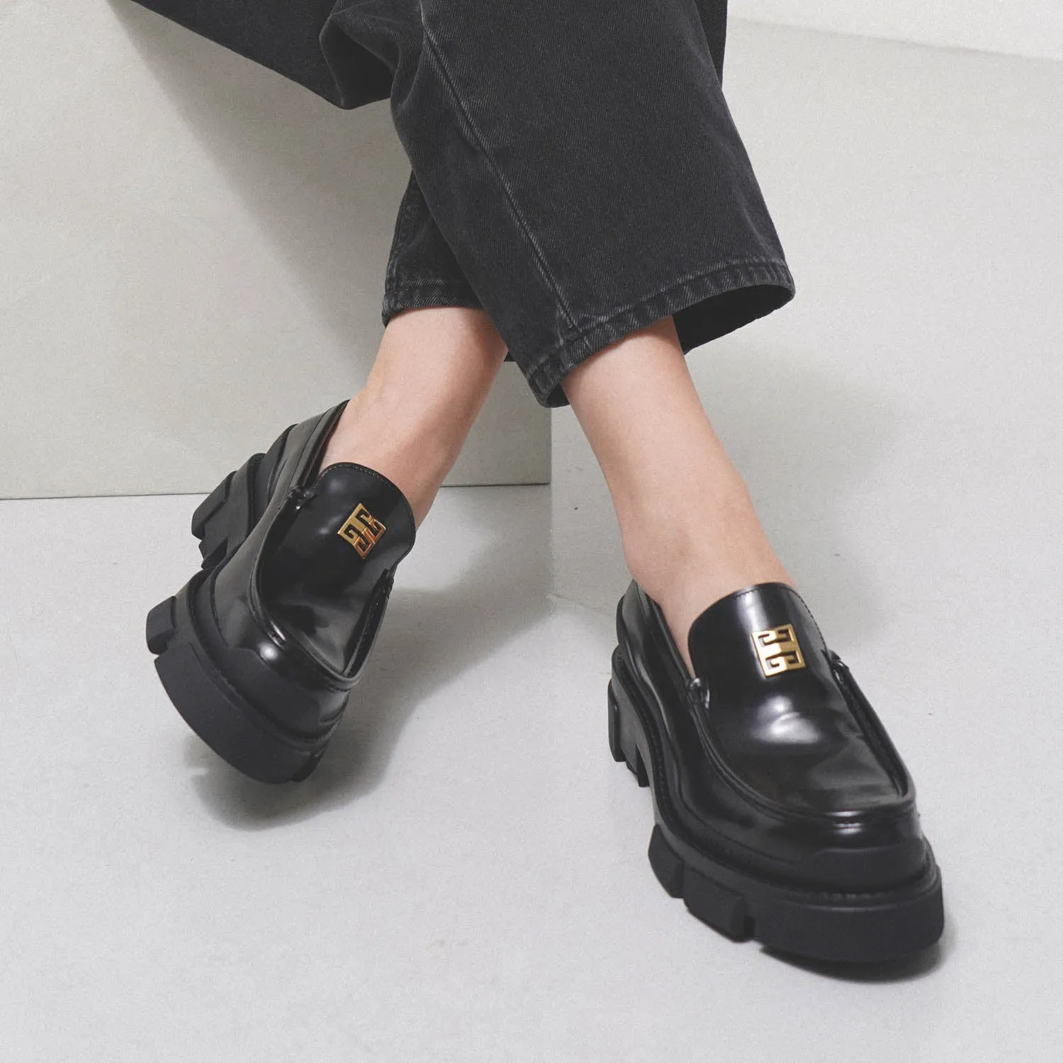 Terra black leather loafers